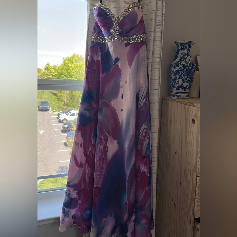 Never wore! Prom dress🌸